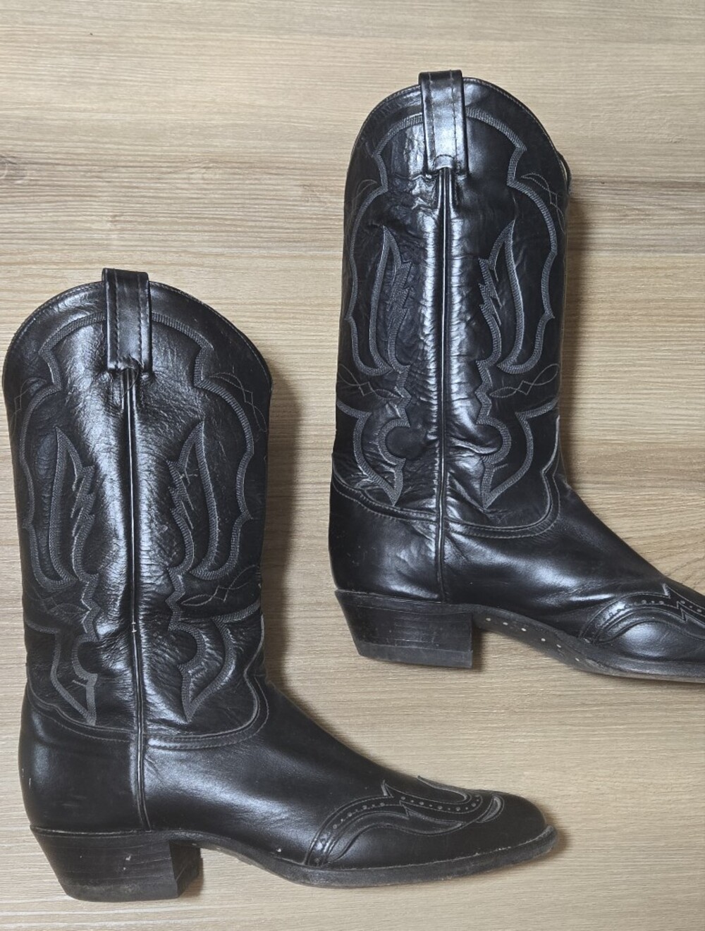 Tony Lama Vintage Black Leather Western Cowboy Boots with Embroidered Stitching
